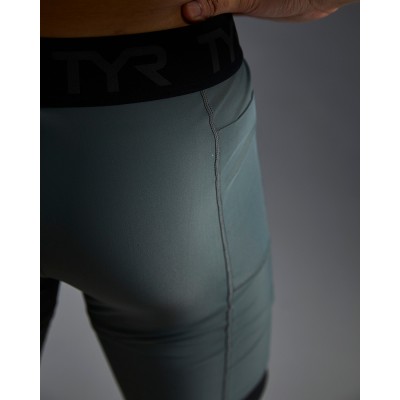 Чоловічі компресійні шорти TYR Men's Compression Shorts – Solid (MCSLSO3A-927)