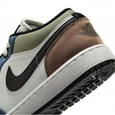 Кросівки AIR JORDAN 1 LOW (GS) (HV5973-101) розмір 38,5