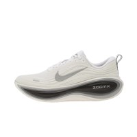 Кроссовки Nike Vomero Plus White/Black (II7181-102) размер 38.5 (24) Кроссовки Nike Vomero Plus White/Black (II7181-102) размер 38.5 (24)