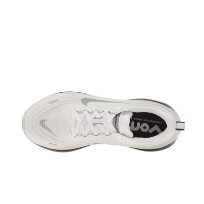 Кросівки Nike Vomero Plus White/Black (II7181-102) розмір 38.5 (24) Кросівки Nike Vomero Plus White/Black (II7181-102) розмір 38.5 (24)