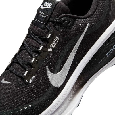 Кросівки Nike Vomero 18 Gore-Tex Black (HQ7001-002) розмір 42 (26.5) Кросівки Nike Vomero 18 Gore-Tex Black (HQ7001-002) розмір 42 (26.5)