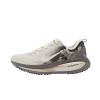  Кросівки Nike Vomero 18 Se (IF4463-002) розмір 38.5 (24.5)